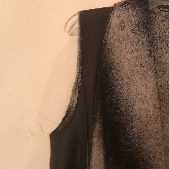 Faux leather faux fur vest - Picture 3 of 7